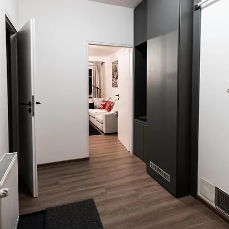 Na Skale Close To Center & Lift 아파트 *